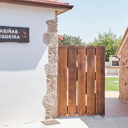 ロッジ As Casinas Da Figueira By Serendipia Turismo ポブラ・ド・カラミニャル