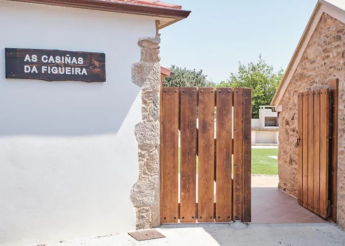 ロッジ As Casinas Da Figueira By Serendipia Turismo ポブラ・ド・カラミニャル